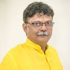Atul Srivastava (Vicky's father)