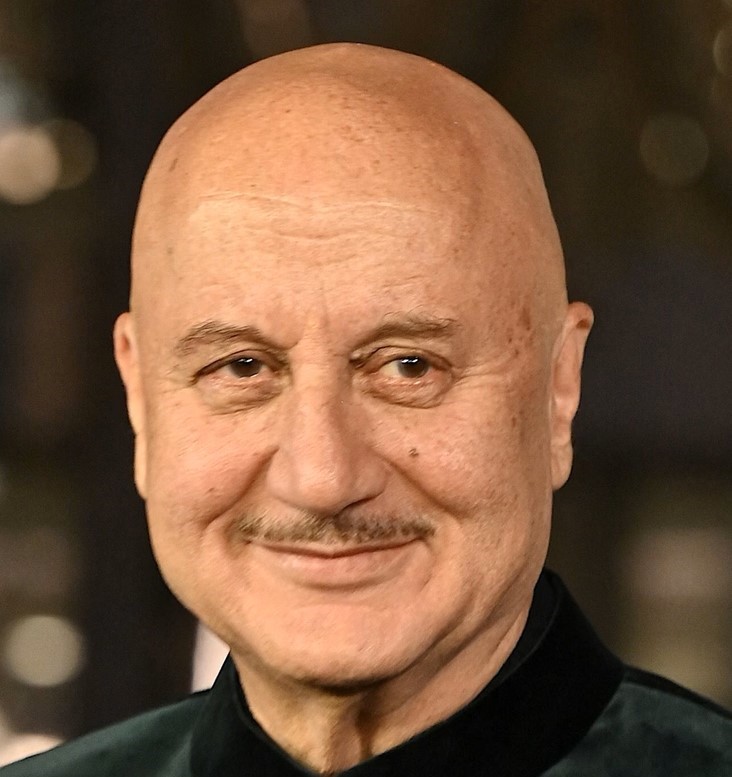 Anupam Kher (Col. Pratap Raina)